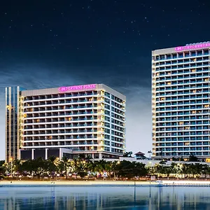 Курортный комплекс Crowne Plaza Center By Ihg, Санья