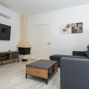 Maple Oak 102 Апартаменты Ларнака